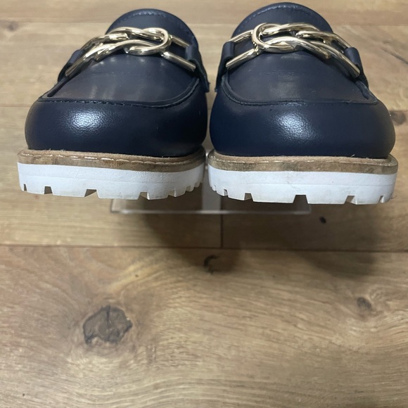 Talbots LAURA LINK NAPPA LOAFERS Dark Blue with Metallic Chain Accent - Picture 2 of 9